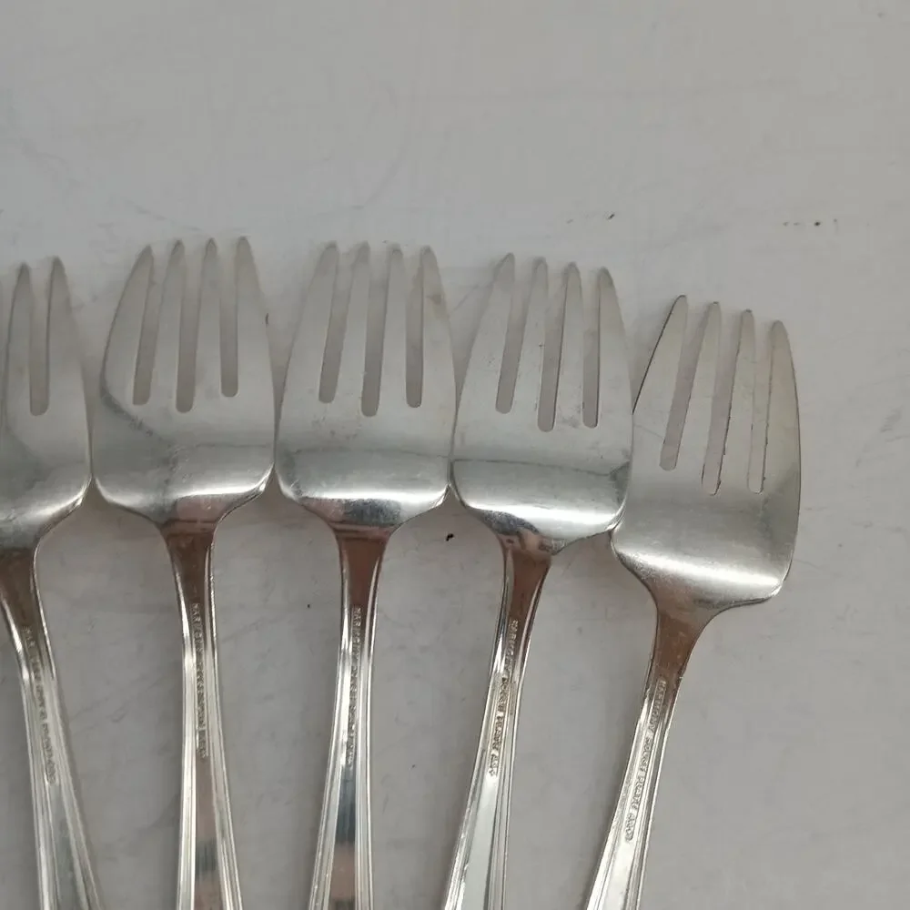 8X SF Harmony House by Wallace Serenade Silverplate Flatware Salad Forks Vtg